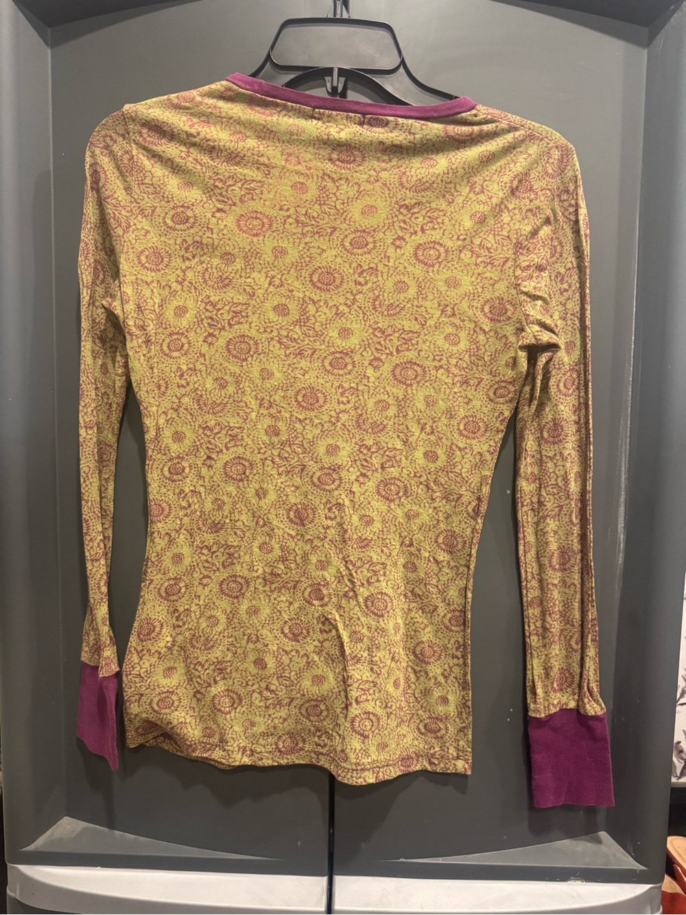 Vintage Y2K Lucky Tees Brand Women's Long-Sleeve Printed Top - Picture 4 of 4